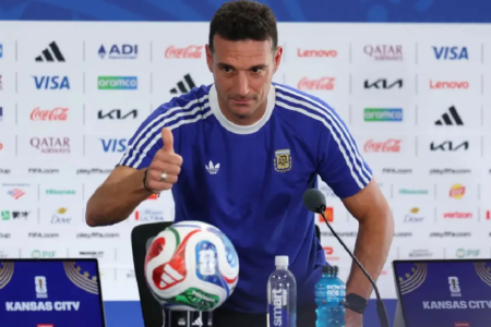 Lionel Scaloni renova com a seleção da Argentina