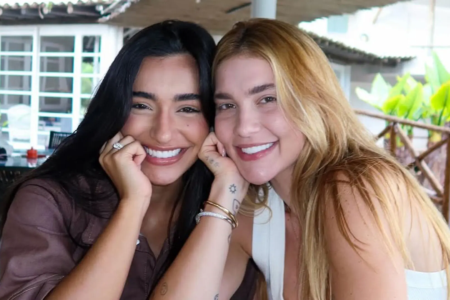 Após veto de Anitta e medo de cancelamento, amiga de Virginia deixa a Grande Rio Duda Freire carro da escola em 2026 carnaval