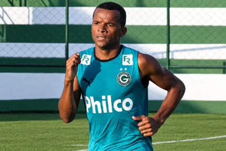 Ex-lateral do Goiás, Vitor assume o comando técnico do Goiânia Sub-20