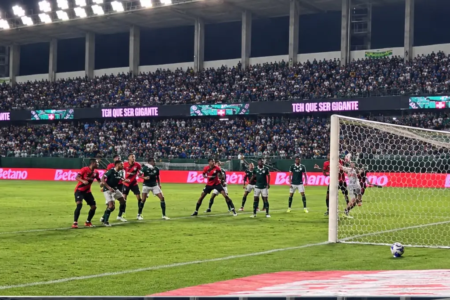 Com gol de Guilherme Lopes, Atlético fica na frente do Goiás