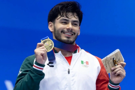 Atleta olímpico Jorge Cárdenas cria OnlyFans para financiar carreira esportiva e fotos viralizam Halterofilista nos Jogos Olímpicos de Tóquio