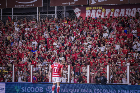 Líder da Série B, Vila Nova abre venda de ingressos para jogo decisivo no OBA