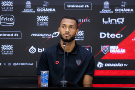 Gustavo Coutinho projeta reta final do Atlético e comenta salários atrasados