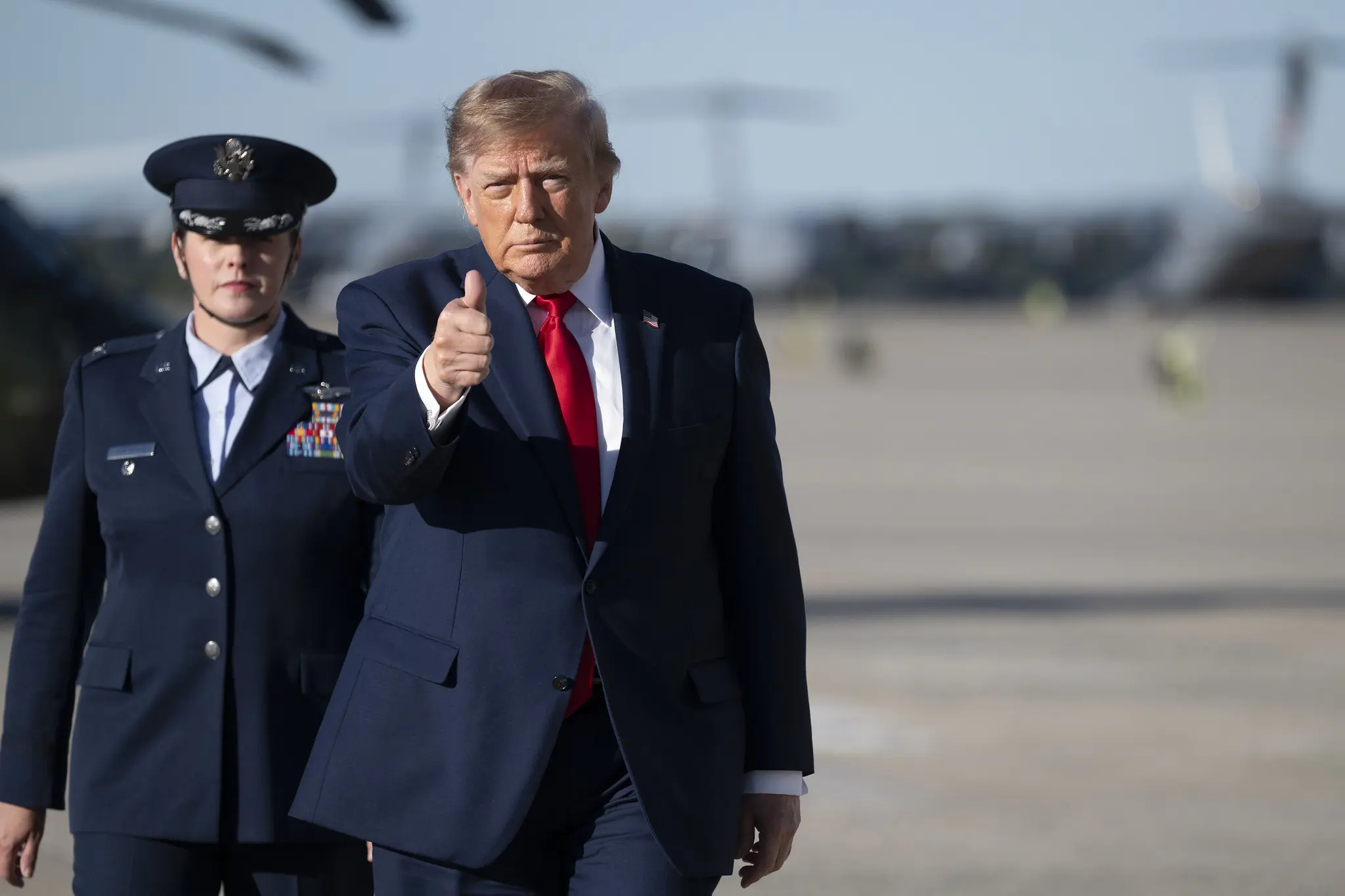 Trump diz que eleição brasileira pareceu fraudada, mas afirma gostar de Lula