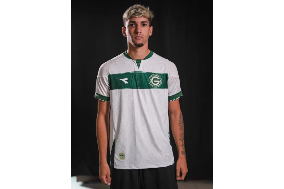 Nova camisa branca do Goiás