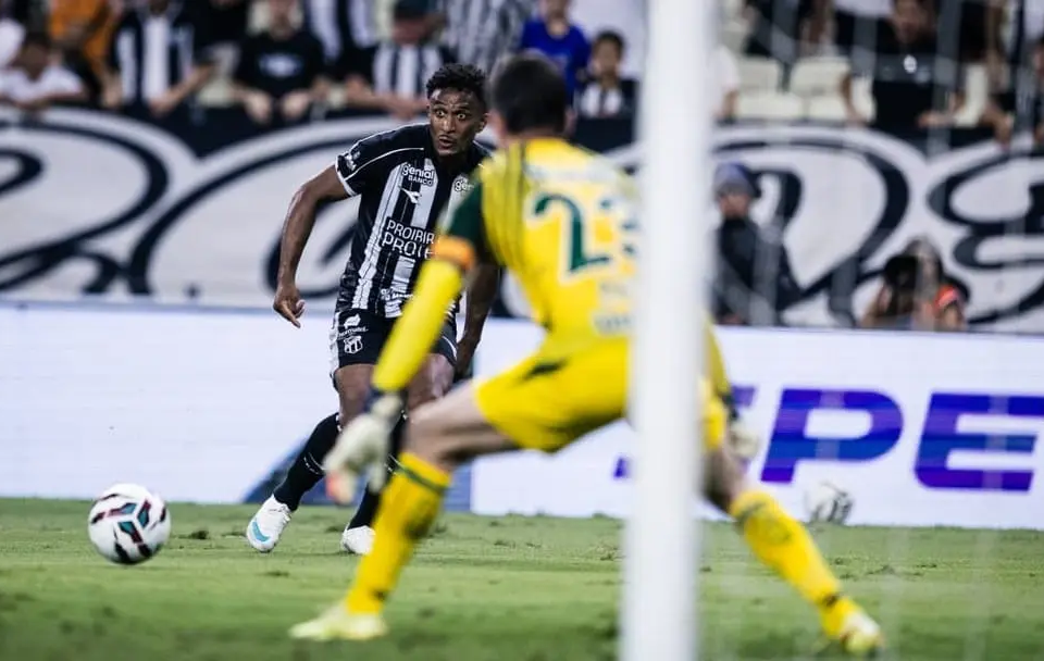 Goiás fica no zero com o Ceará no tempo inicial