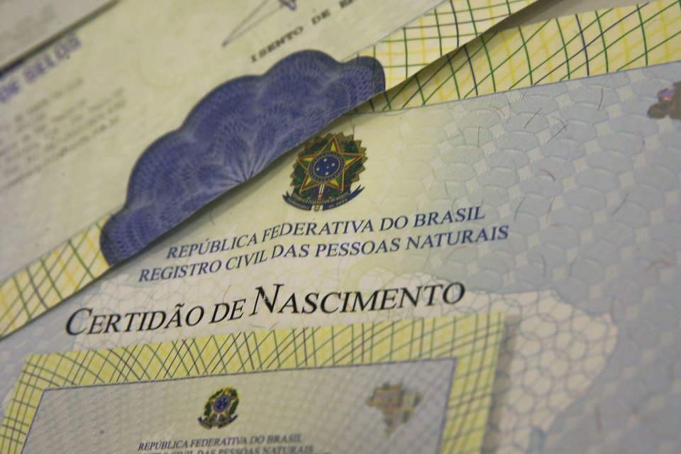 Certidões de nascimento registram a identidade dos brasileiros e revelam a diversidade de nomes escolhidos pelas famílias ao longo das gerações (Foto: Reprodução)