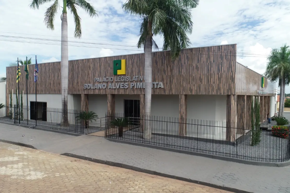 Vereadores de São Miguel do Araguaia vão julgar o prefeito da cidade em sessão que pode cassar o mandato de Jerônymo Neto (Foto: redes sociais)