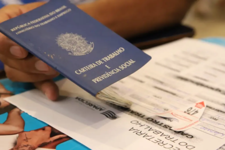 Carteira de trabalho - (Foto: reprodução/Prefeitura de Aparecida de Goiânia)