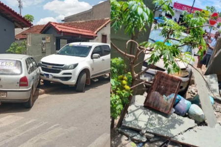 Carro sofreu pequenos danos - (Foto: reprodução/PM)