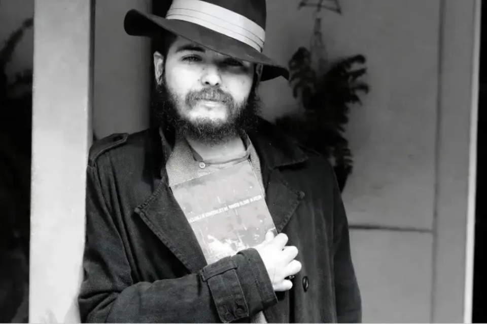 Sociologo Ian Caetano de Oliveira, de 32 anos - (Foto: reprodução)