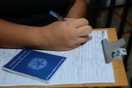 Carteira de trabalho - (Foto: reprodução)