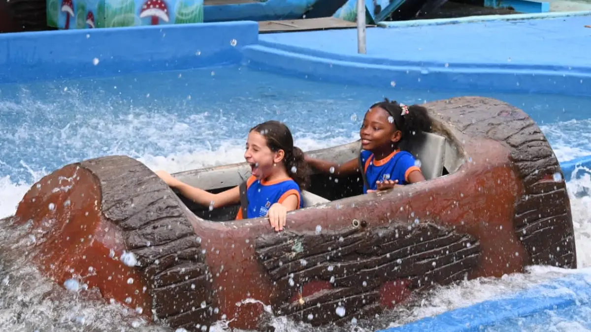 Crianças brincando no Parque Mutirama - (Foto: reprodução/Prefeitura de Goiânia)