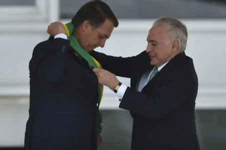 Pai, ex-presidente ou terceiros: quem realmente pode colocar a faixa presidencial?