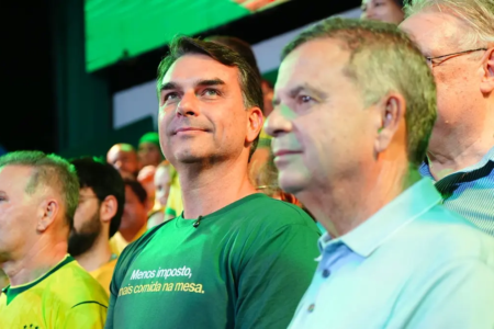 Flávio Bolsonaro fuga