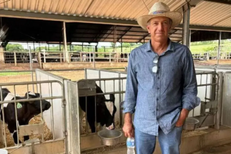 Produtor de leite Gilson Pereira Cardoso