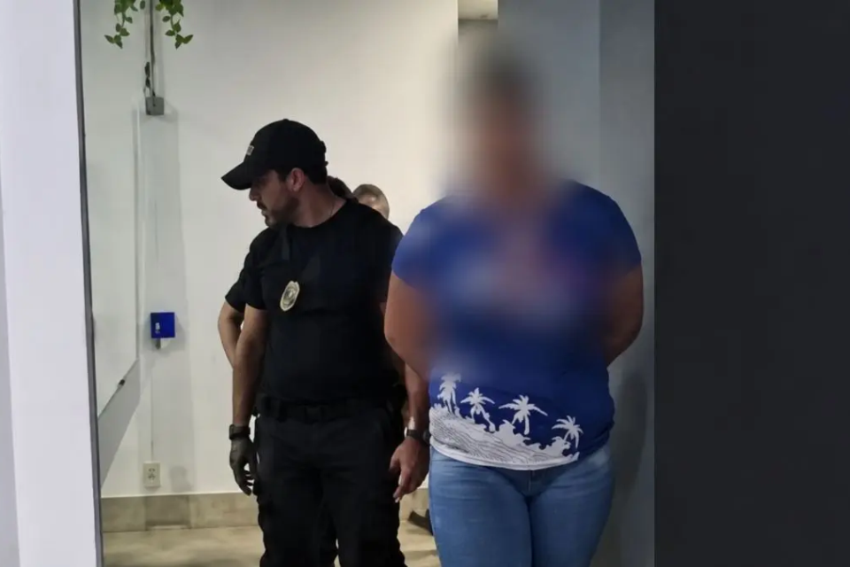 Funcionária é presa