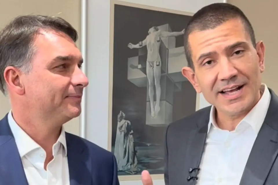 Flávio Bolsonaro e Douglas Ruas