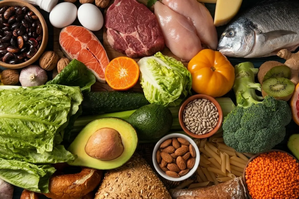 Quais são os dez melhores alimentos para obter proteína? Resposta pode te surpreender; veja ranking Queijo cheddar aparece na última posição
