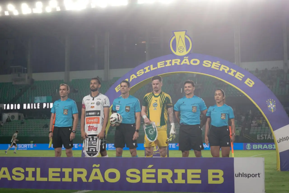 Goiás empata com o Athletic-MG no tempo inicial - Foto: Heber Gomes