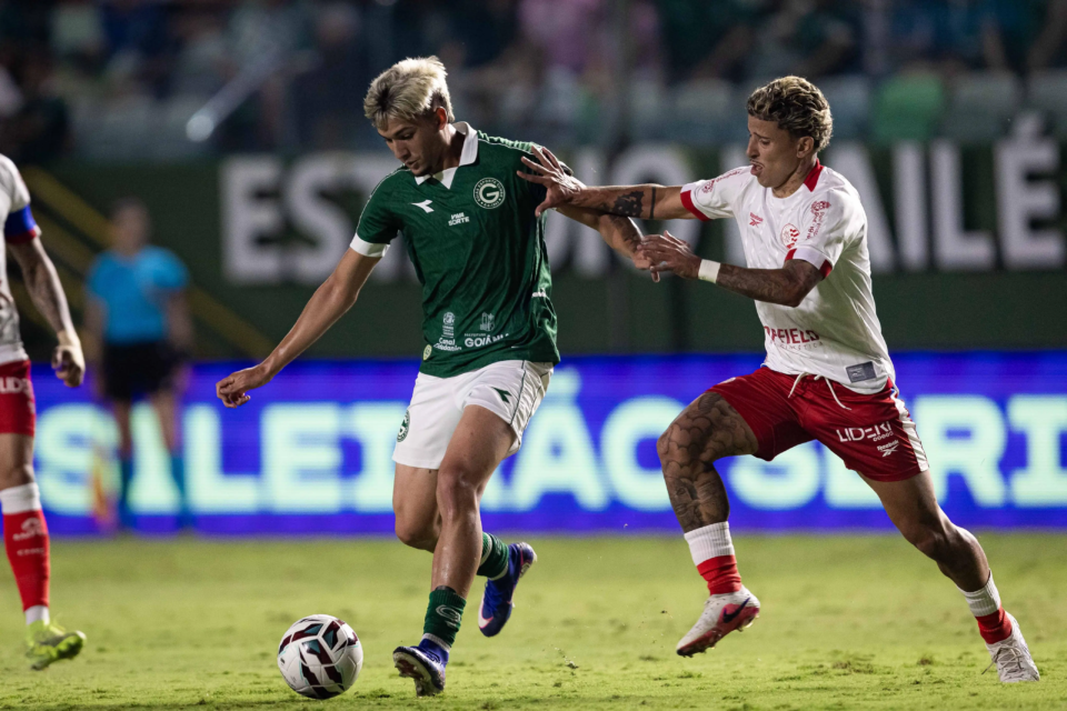 Goiás empata com o Náutico na Serrinha