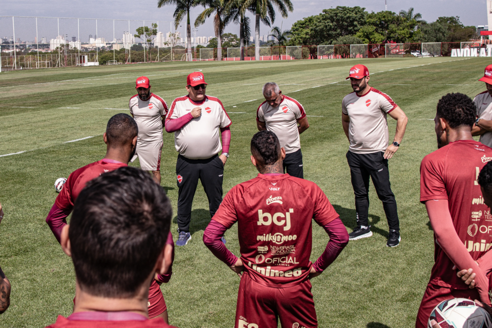 Guto Ferreira define o Vila Nova para encarar o São Bernardo