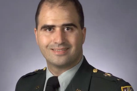 Execução de ex-major por fuzilamento será transmitida ao vivo após aprovação de Trump Nidal Hasan matou 13 pessoas a tiros executado