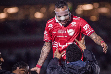 Vila Nova vence o Botafogo-SP e permanece na liderança