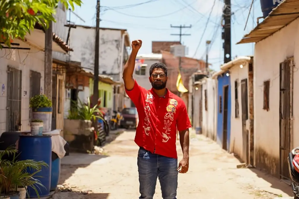 Conheça Jones Manoel, comunista eleito para a Câmara em PE