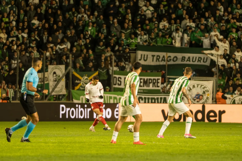 Juventude vence o Náutico e tira o Vila Nova do G-2