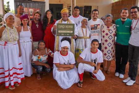 Luziânia: espaço religioso de matriz africana recebe placa de proteção da DPE-GO