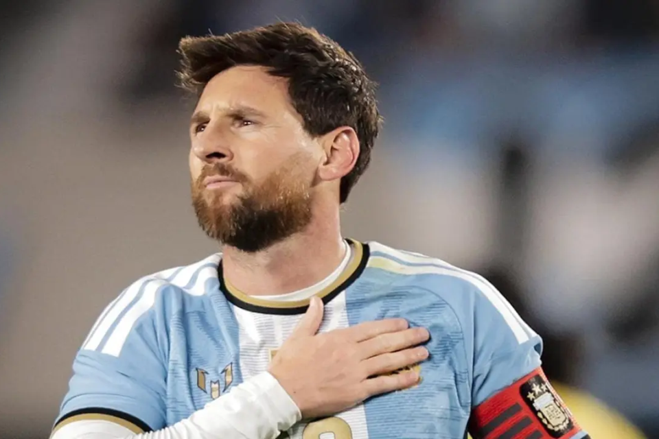Messi comemora gol de pênalti sobre Benin