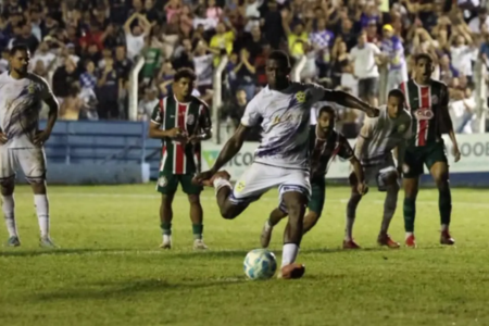 Mineiros vence o Morrinhos e continua sonhando com o acesso