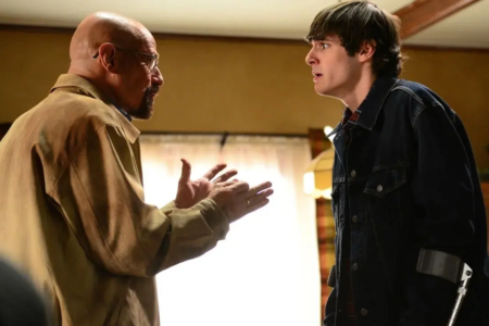 Bryan Cranston revela última conversa com 'filho' de 'Breaking bad' antes da morte do ator Astro lamentou a perda de RJ Mitte