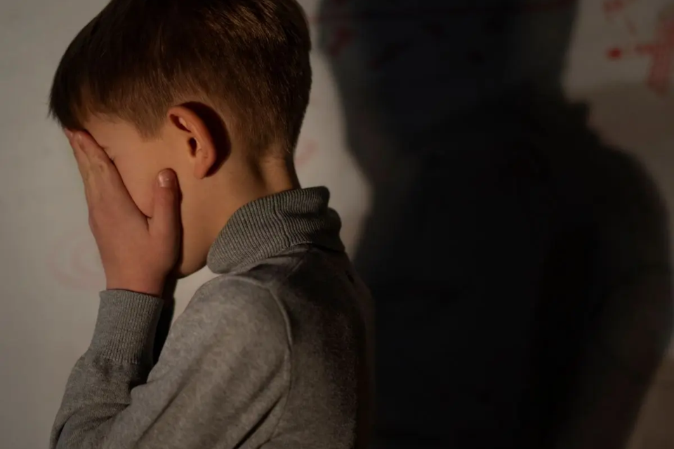 non-explicit-image-child-abuse-1792870444