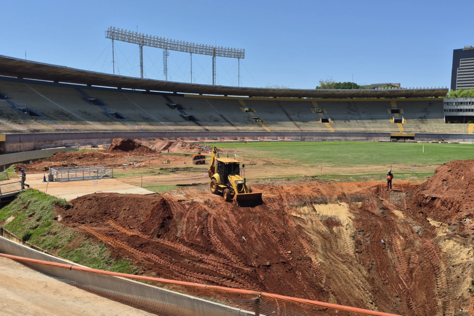 obras no estádio serra dourada