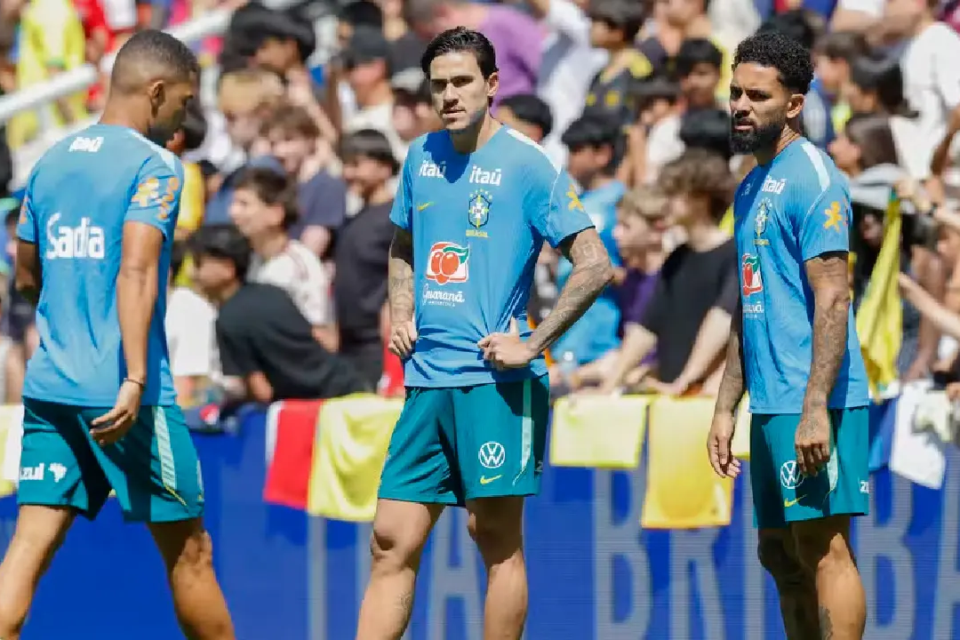 Pedro treina em algumas atividades como titular na Seleção Brasileira