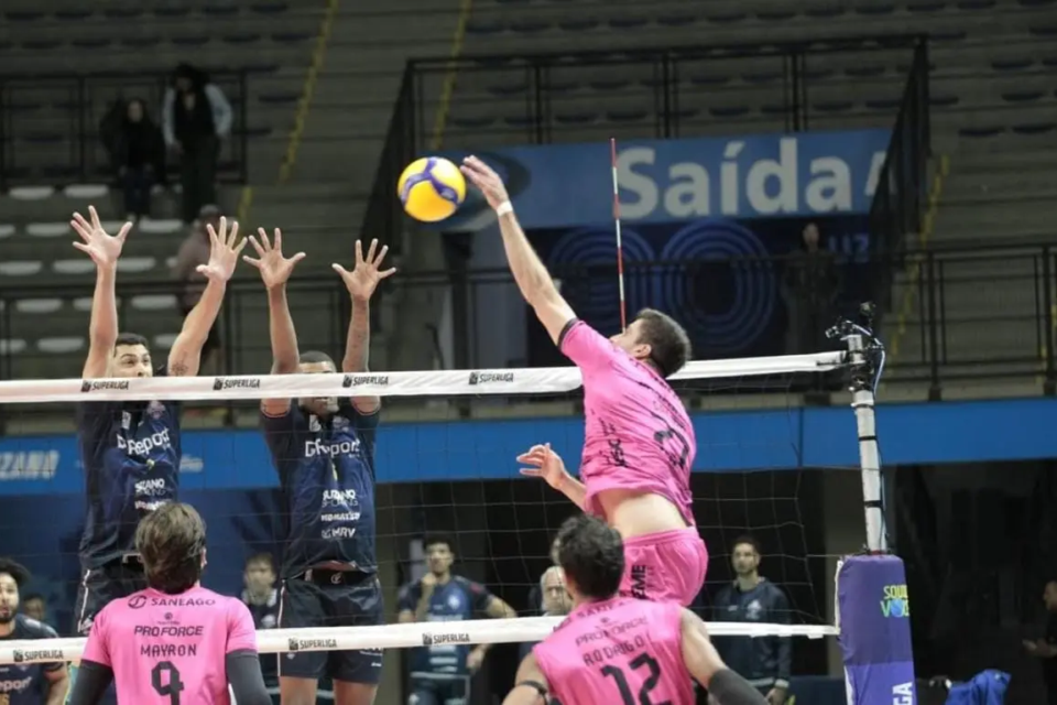 Suzano 3x1 Goiás pela primeira rodada da Superliga