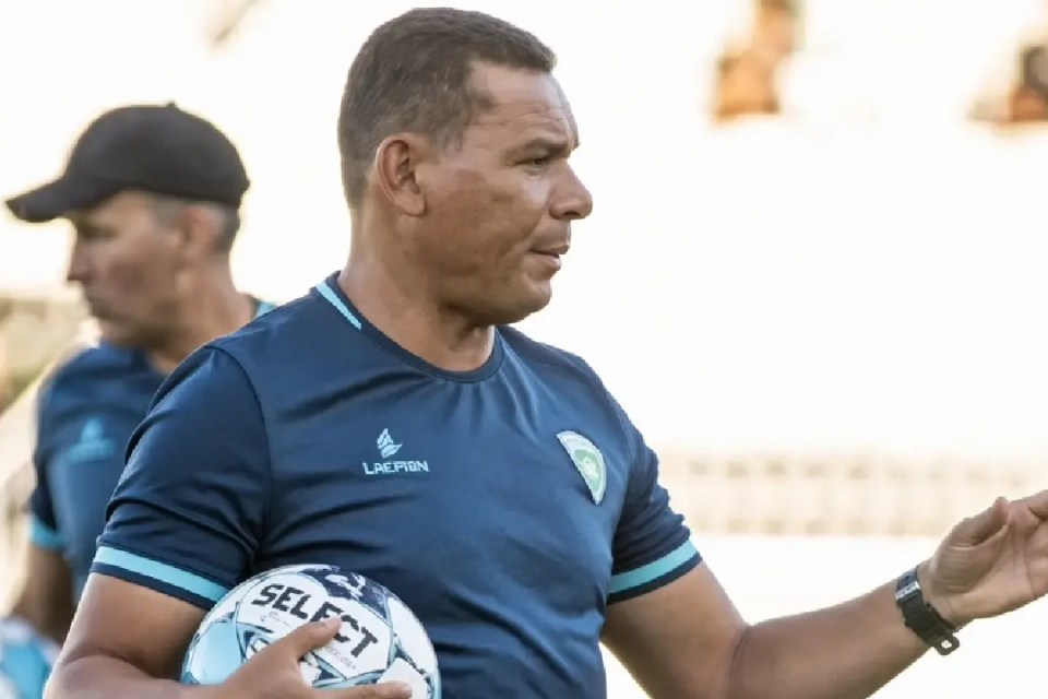 Anápolis acerta com o técnico Edson Silva