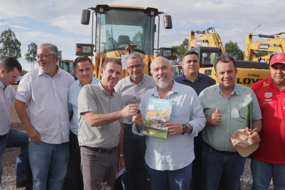 Mais de 220 prefeitos declaram apoio a Vanderlan: 'Trabalhei por Goiás inteiro'