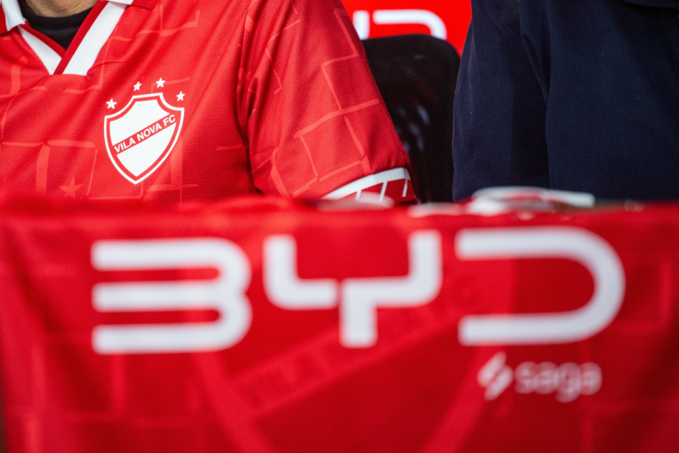 BYD Saga fica na camisa do Vila até o final da temporada