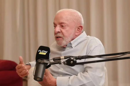Lula no Flow: presidente diz que Flávio é “ligado a milicianos” e que “fascismo não volta” ao país Presidente no podcast