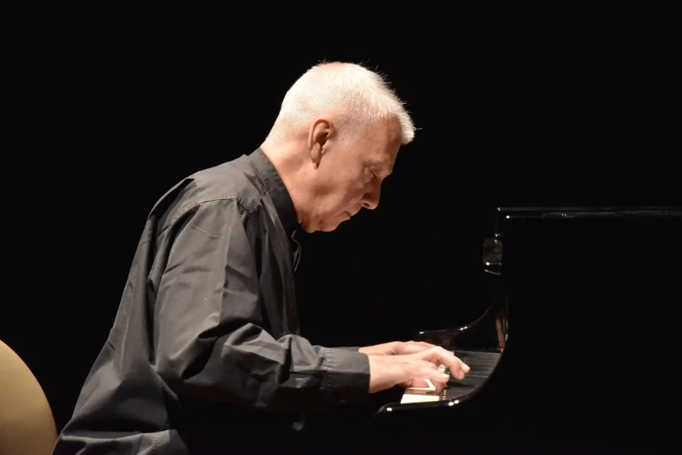 Orquestra Filarmônica de Goiás recebe pianista e violinista de carreira internacional