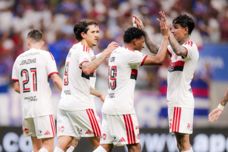 Flamengo retoma liderança, Cruzeiro vira e Grêmio segue no Z-4; resultado da Série A