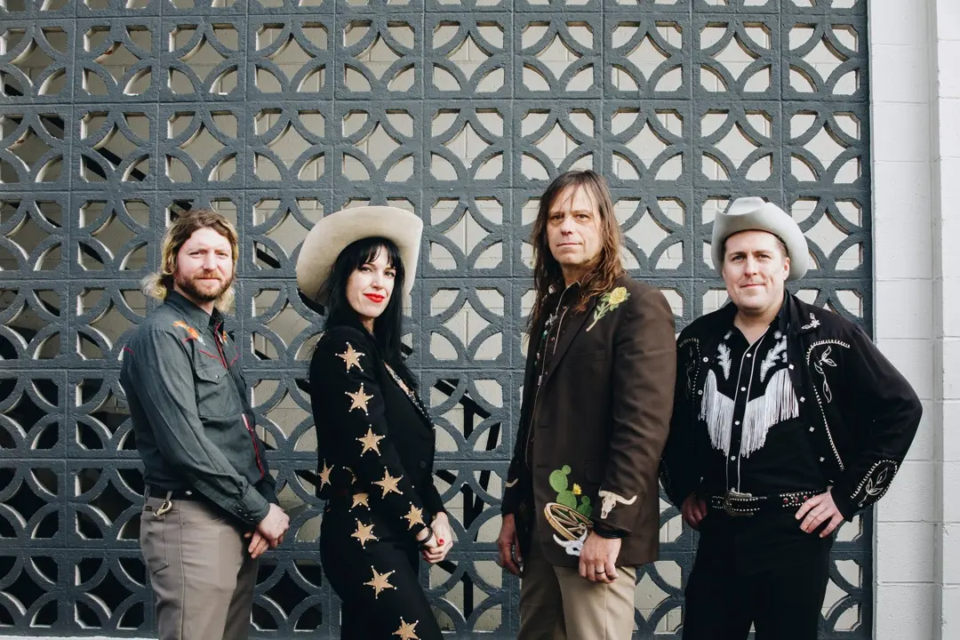 Banda norte-americana Jenny Don’t and The Spurs se apresenta em Goiânia nesta sexta-feira (23)